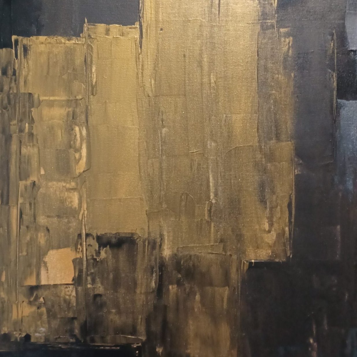 Lenon B’s modern abstract artwork in black, gold, and anthracite, with a striking vertical layout.